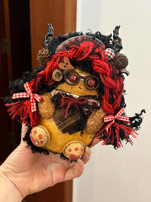 Dark Rose PeaPod Doll｜Handmade Gothic Woodland Doll